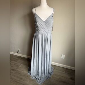 NWT Hayley Paige 5855 Platinum Blue V-Neck Strappy Back Chiffon Gown Womens 10